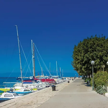 Lovely In With Kitchen Case de vacanță Gabonjin