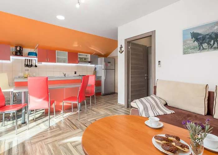 Lovely In With Kitchen *