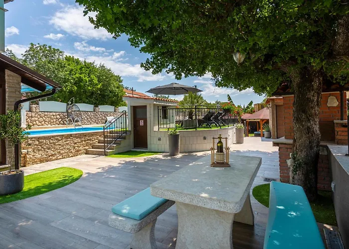 Lovely In With Kitchen Holiday home Gabonjin