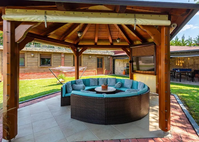 Lovely In With Kitchen Holiday home