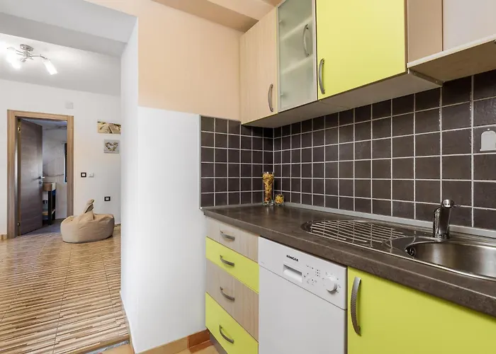 Lovely In With Kitchen *