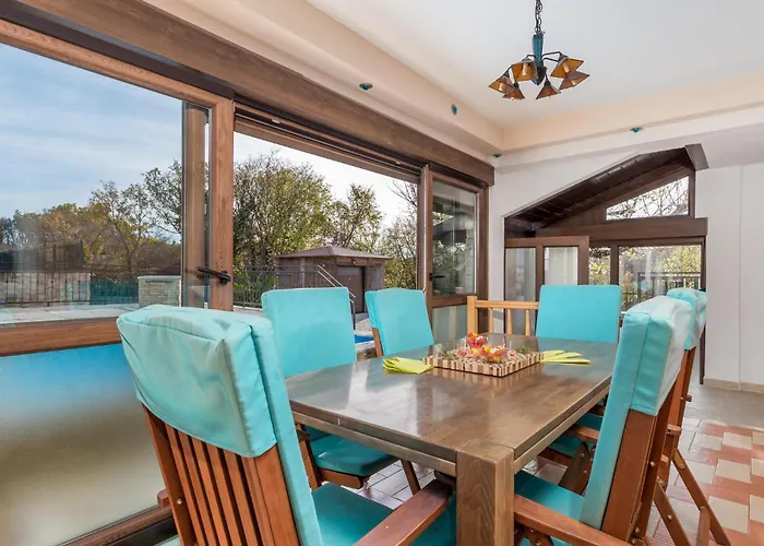 Casa vacanze Lovely In With Kitchen